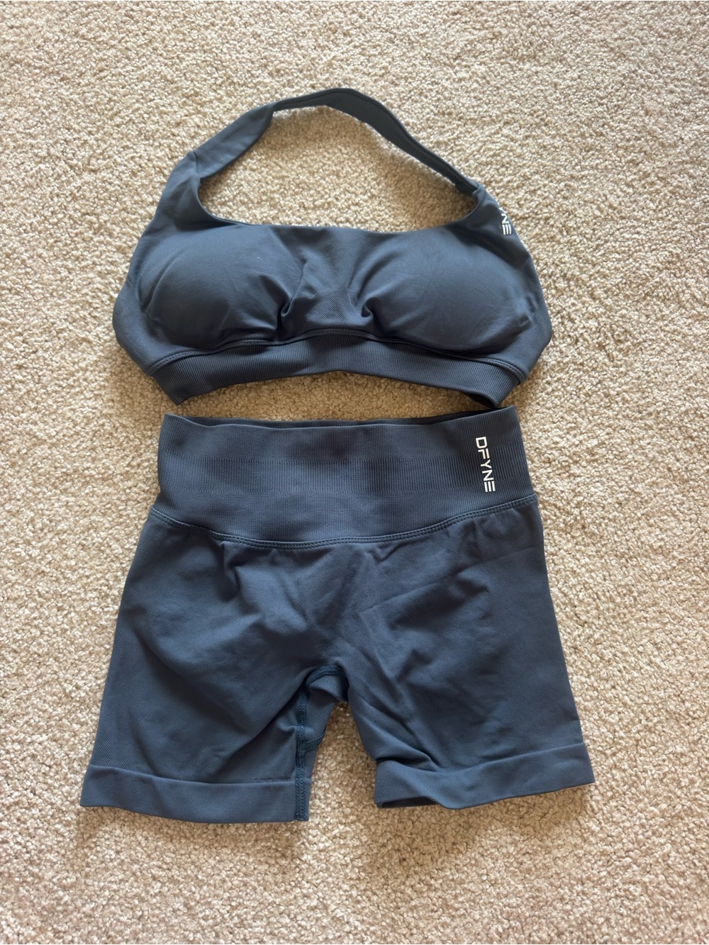 DFYNE gray dynamic sports bra and shorts set